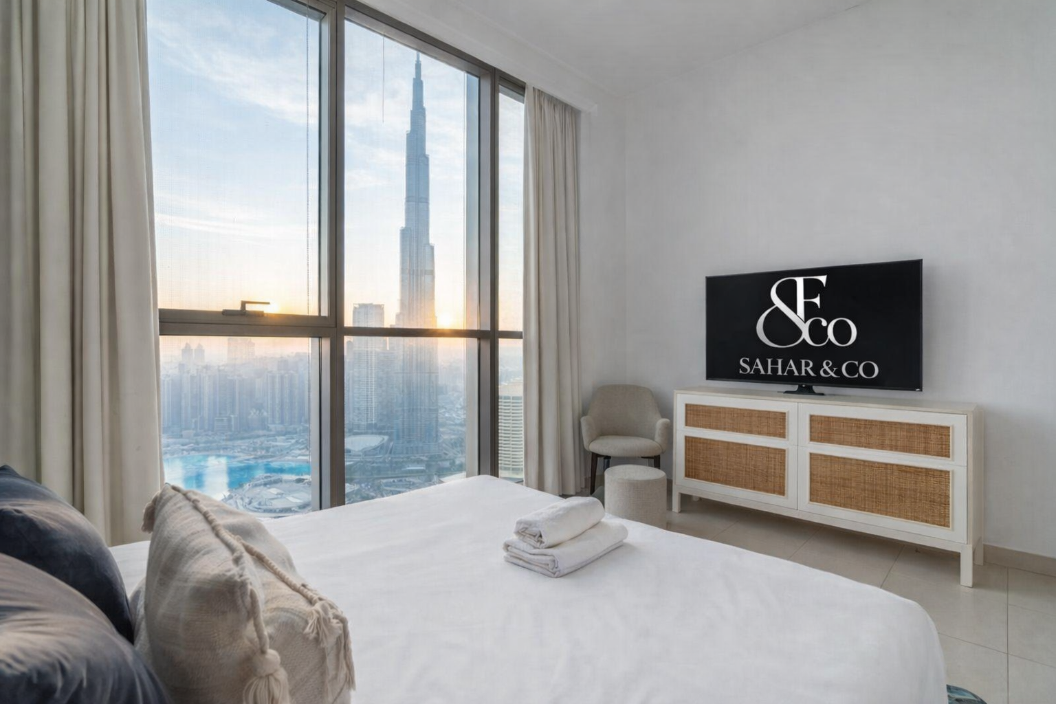 Bedroom with Burj sunrise view